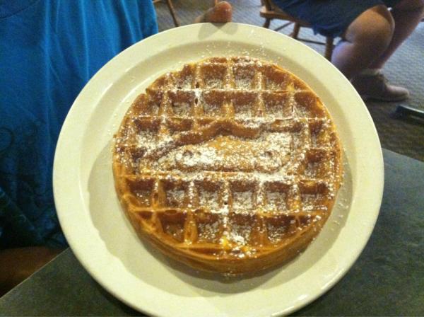 JVantz's tweet photo. @CC_central @funsize9109 Waffle at the Indy restaurant! Awesome!!! http://t.co/vQDwdB7P