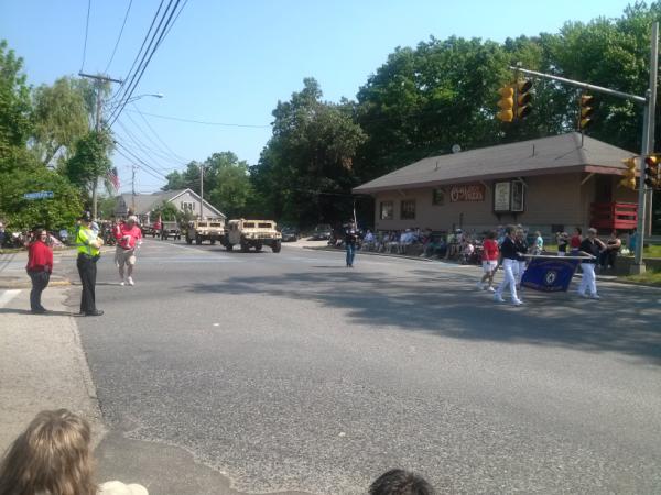 scottpelly's tweet photo. Auburn Memorial Day Parade with family and @sarepell http://t.co/8KVFPOuZ