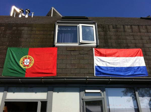 latuga's tweet photo. Fair play ik ben Portugees maar woon in Nederland. I love PT /NL http://t.co/gb0iPOaO