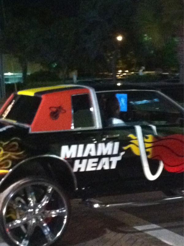 5upremeBoyFre5H's tweet photo. Miami heat dunk http://t.co/NpesmiCv