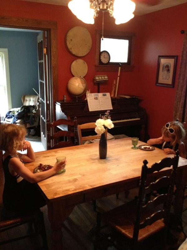 2iticism's tweet image. Tea party