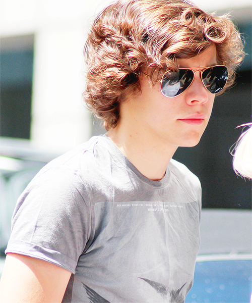 MiniMii_1D's tweet photo. How Many RT's For This PICTURE OF HARRY?? ......  1 FAVE  = 1 KISS http://t.co/e6fYNo3q