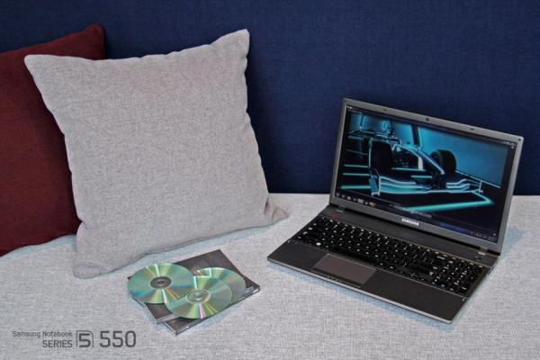 Comfy couch, favorite DVDs &amp; the Samsung SERIES 5 550: The right ingredients for a perfect movie night in.