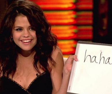 SelenaLoveFansG's tweet photo. Do you want more pictures? Simply, this page was created to communicate with fans) http://t.co/siiBNqOq