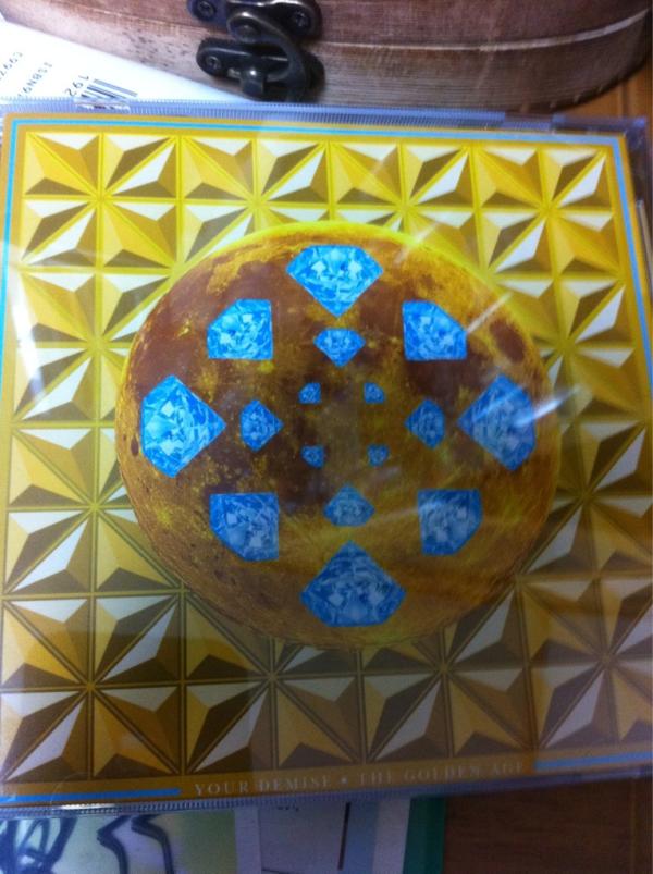 sushi_tempula's tweet photo. ワンテンポ遅れてやっとゲット！ http://t.co/Rx254bj2