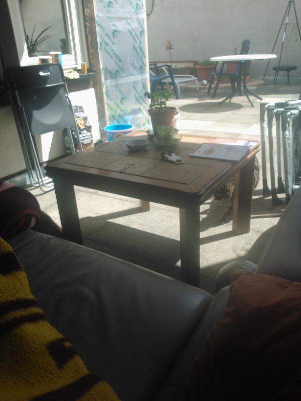 MariiPotterJ's tweet photo. Wo sonst kann man auf einem Sofa auf der Terrasse mittags schlafen? <3 http://t.co/gkaDJnbm