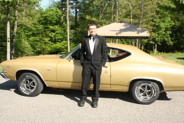 Xander_302's tweet image. 1969 Chevelle SS, 396 big block, 4-speed manual trans. 400+ hp at the wheels. #PromRide #BadAss
