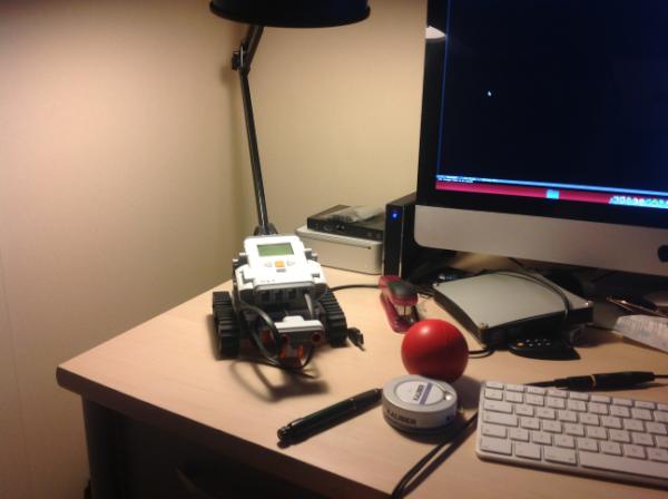 I can now control my Mindstorm Lego car with Erlang. #erlang #mindstorm