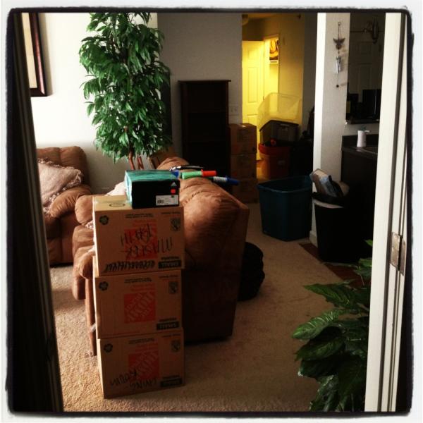 Lovato22's tweet image. Getting it done out here! :) #Packing #OfficialMove #MakingPopsProud