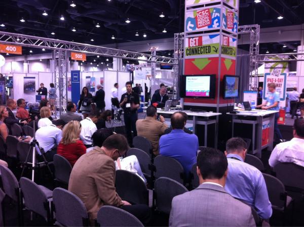 michaeljbarber's tweet photo. Listening to Steve from @mobilefringe give some great tips on how to build a great app. #RECon12 http://t.co/5ZRhLp0S
