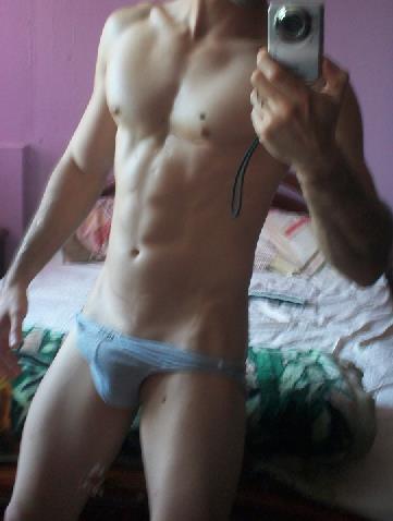 SebAleMedina's tweet photo. con este clima me gusta andar asi. #FollowSV #Sigueme http://t.co/1e3Uzrdb