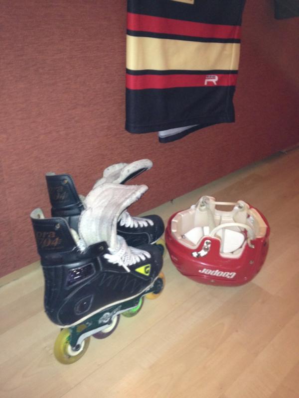 NJManning09's tweet photo. @RetiredGHounds shirt washed, wheels dusted, lid polished.. #hounds http://t.co/dnv8qKOR