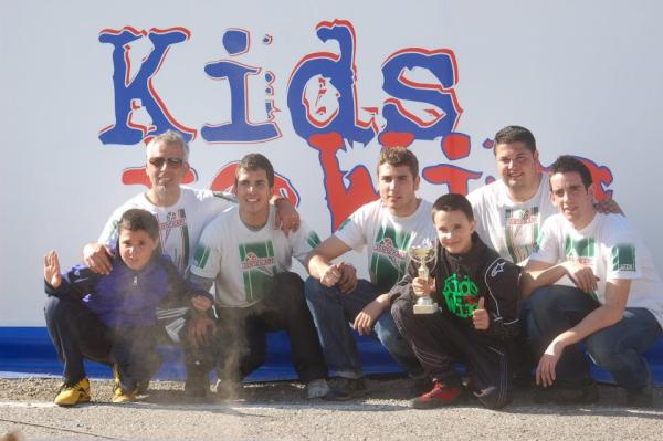 kidstowin's tweet photo. PRIMERAS VICTORIAS! http://t.co/SGRfDqKV