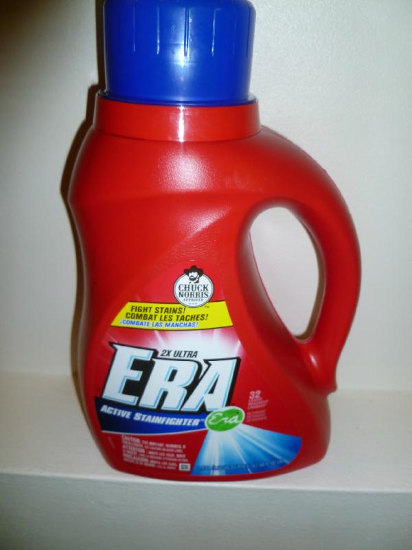 FranStranges's tweet image. Punch the stains right out!  #ChuckNorris #Awesome #laundry