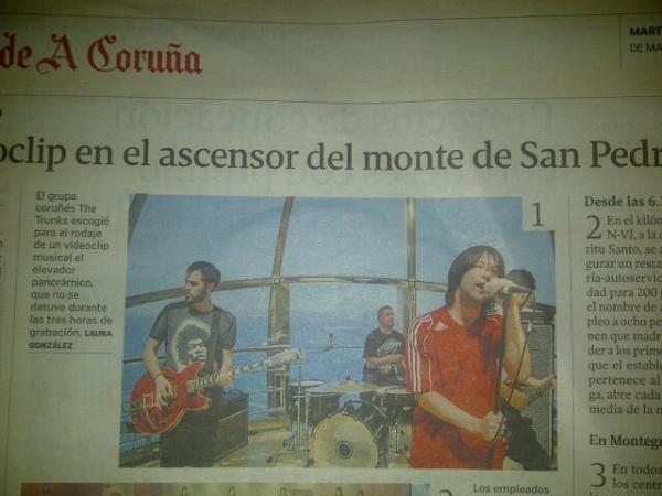 RoberAmor's tweet image. Dándolo todo en el ascensor del Monte de San Pedro. Dale Yosi!#thetrunks