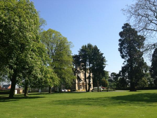 takethetopoff's tweet photo. Desford Hall, Standout, stunning today!! http://t.co/TXVxrKCV