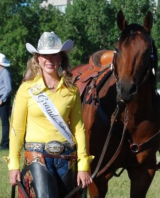 PaulPluggedIn's tweet image. Miss #Stompede Sarah Michell kicks off #Stompede  by taking over #Paul&amp;amp;Pike show #Q99Live  7a #gpab  #yqu  #countyofgp