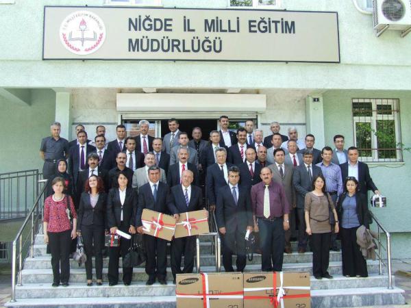 MilliEgitimMd's tweet photo. Yılın Kaliteli Ekibi kategorisinde Eminlik Şehit Yıldıray Kılınç İlköğretim Okulu il birincisi olmuştur http://t.co/CdLSDiuB