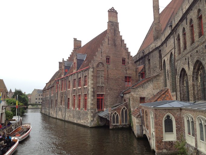 Bruges is beautiful ! xo http://t.co/j4gZMWCM<a href="/tag/pitcrew"class="tags"><span>#pitcrew</span></a><a href="/tag/tweetweetcitybitch"class="tags"><span>#tweetweetcitybitch</span></a><a href="/tag/teamsheen"class="tags"><span>#teamsheen</span></a>