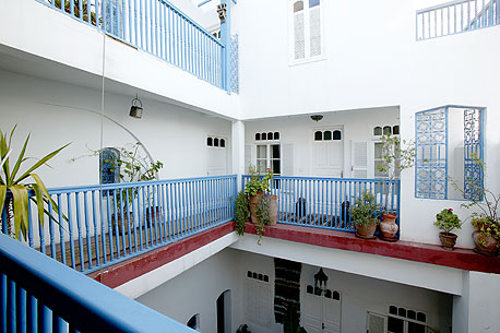 location-riad tweet media