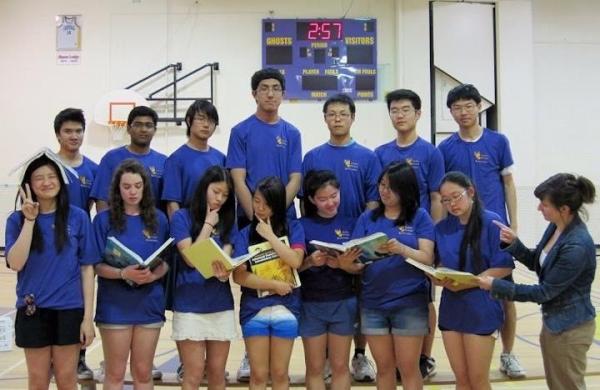 CentralIssues's tweet photo. Hittin the birdie then Hittin the books #centralbadminton #allworknoplay http://t.co/J6cieXN6