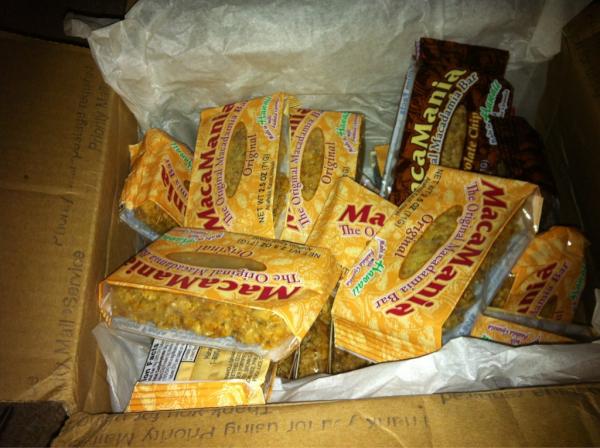 haileyaurora's tweet image. Treats from Hawaii.  @paigedunn let me know if you need one!  #realfoodfuel
