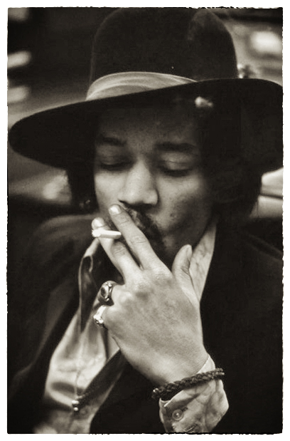 HuzairRahman's tweet photo. Legendary Jimi Hendrix http://t.co/ymywLpu7