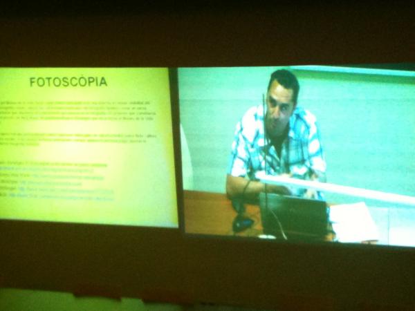 ocasanovas's tweet image. @albert_carreras presenta el projecte col•laboratiu fotoscòpia del @MuseuVidaRural Orgullós de ser espluguí! #digimus