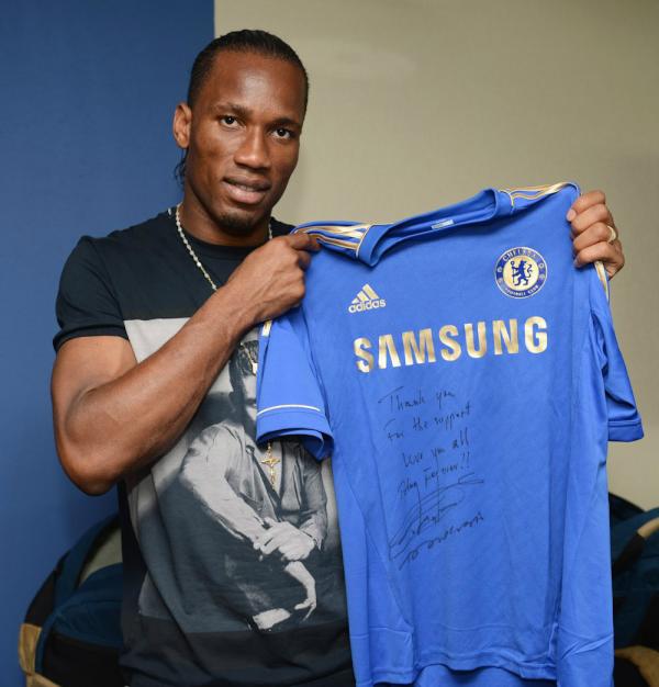 ChelseaFC's tweet photo. We have another competition for you, to win a signed Didier Drogba shirt with a message of thanks... #Drogbashirt (SL) http://t.co/DhUR23Gl