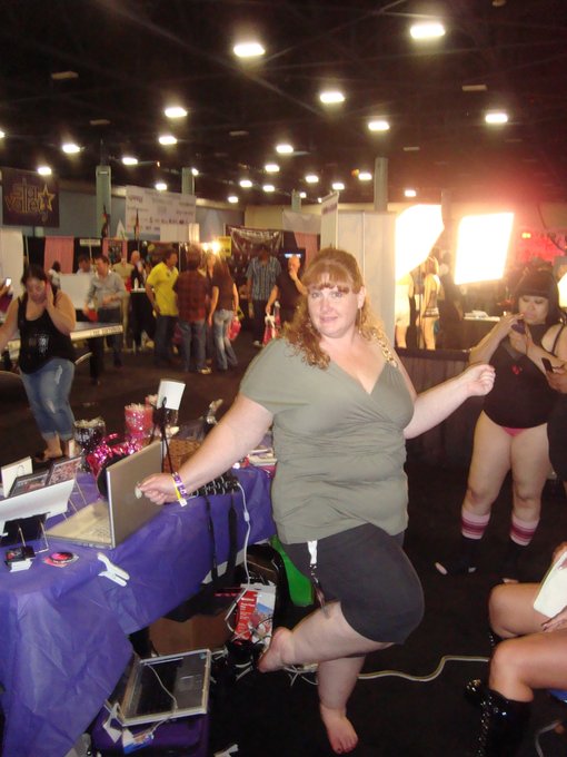 More #EXXXOTICA photos - Setting up on Day one! http://t.co/AkmdxwKX<a href="/tag/exxxotica"class="tags">#EXXXOTICA</a>