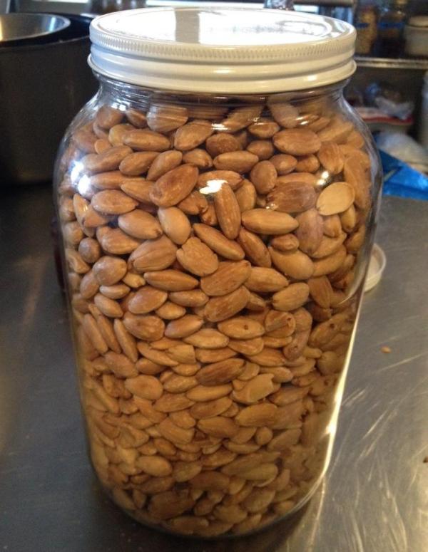 About to make fresh almond milk w/ almonds from our friends at Fat Uncle Farms. Can you guess how many are in the jar?