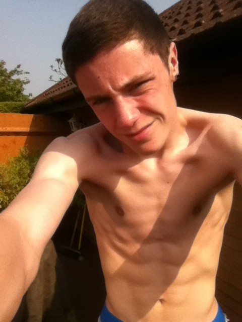 ShandCJ's tweet image. thought while everyone is taking photo's I'd join in #YOLO #BecauseOfTheSun #ToSexyForAShirt