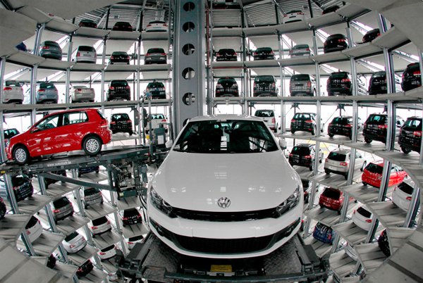 AMDAEDOMX's tweet photo. #Volkswagen en Wolfsburg http://t.co/zSUy7xOZ