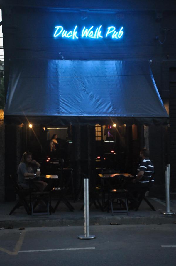 duckwalkpub's tweet photo. Entrando no clima! A partir das 18horas o Duck Walk Pub reabre suas portas para recebe-los! (via @duckwalkpub) http://t.co/lhFZcxGQ
