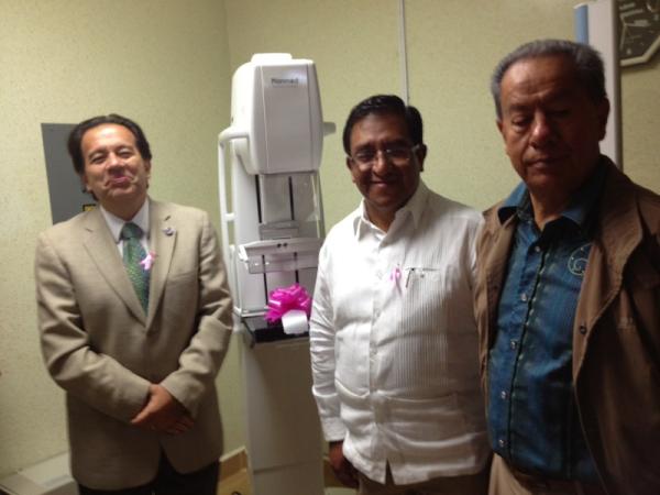 MoharAlejandro's tweet photo. Entrega de mastografo en ixmiquilpan, Hidalgo 23 mayo 2012 http://t.co/0EI0NvQ3