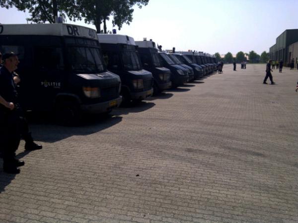 lamkoevers's tweet image. Goed dat je er bij was...#rustfactor RT @albert_velema Lange dag vandaag met een ME inzet in Ter Apel.