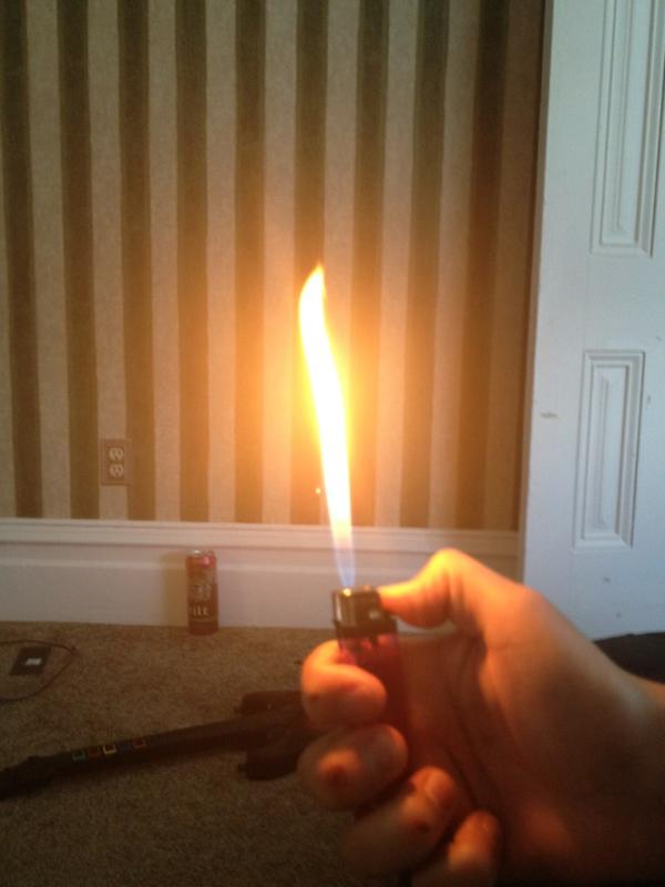 TylynHughes's tweet image. This is what I have to use to smoke.. #minitorch