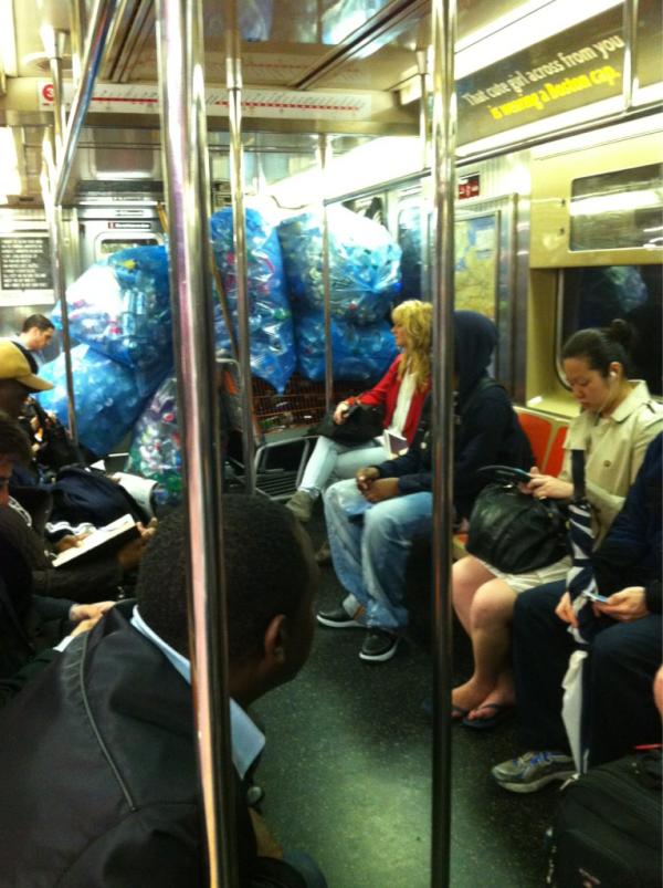 Slinky718's tweet photo. I knew there was a reason I missed taking the subway. http://t.co/TzHHtVTP
