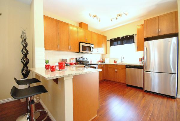 Griesbach Victory Lane TownHomes Full landscaping 24' deep garages 9' ceilings Realtors Welcome bit.ly/VictoryTH