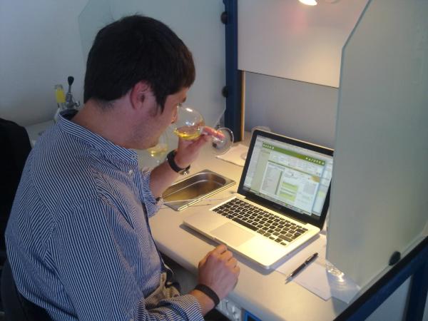 Javier Luengo, Responsable editorial y #Catador de la Guia #Peñín, catanto en este momento los #malvasías de #La #Palma