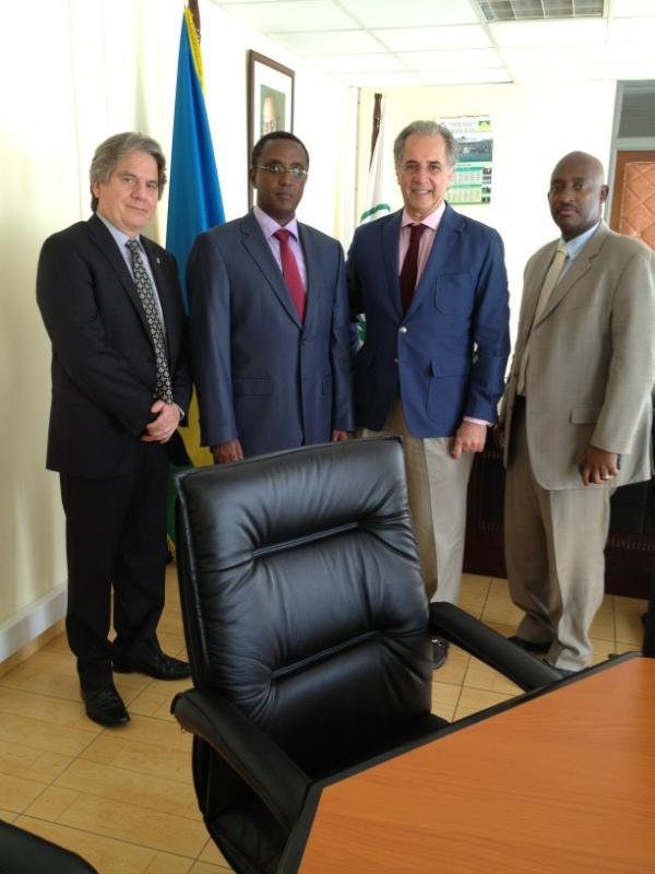 olpcbrasil's tweet photo. RT @OLPC: With the Minister of Education of Rwanda. Rodrigo, Sergio from OLPC and the head of the project from Rwanda. http://t.co/7c3fiaQ2