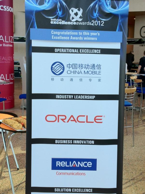 SteveNorthridge's tweet image. Oracle receives industry leadership award at TMForum Mgmt World 2012 #mwd12 @OracleComms #policymanagement #pcrf