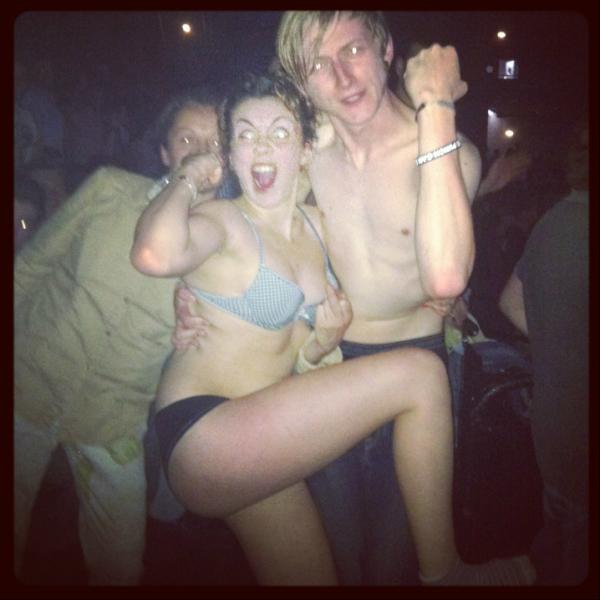 Fever128's tweet image. “@edbangerrecords: #justicelive! Zénith, Paris round 1
ce soir fera t'il aussi chaud ? http://t.co/IqSVQbQa” @23af09