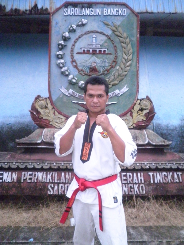 BoxerMerangin's tweet photo. Pelatih Tarung Derajat Kabupaten Merangin Provinsi Jambi
M. JUNAIDY S, SH., MM
Kurata VII http://t.co/4Bz7bHrU