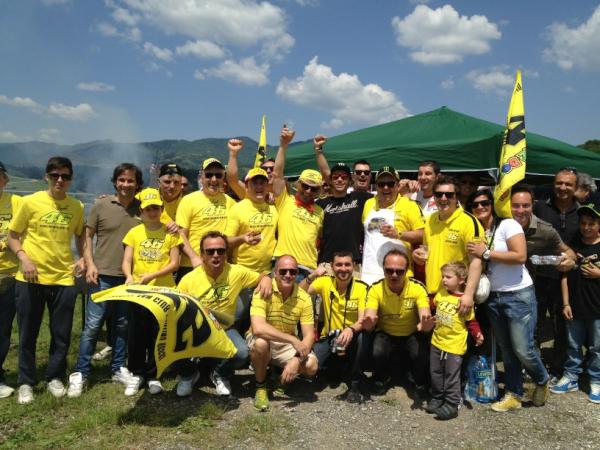 ValeYellow46's tweet photo. Fan club presente alla Casanova Savelli.salsicce e costarelle! http://t.co/nudgujvl