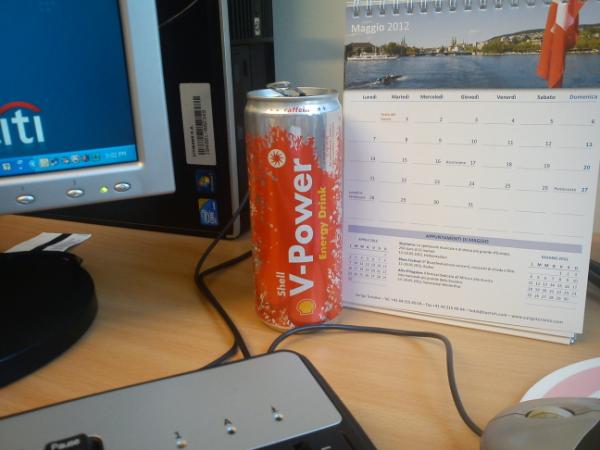 DiegoAscari's tweet photo. One of the worst marketing initiatives ever! #beverone #schifezza #shell http://t.co/2FIwQLNb