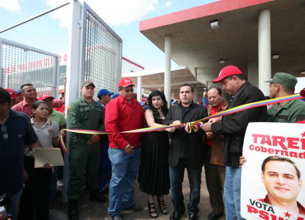 covinea's tweet photo. Terminal de Pasajeros "Cleto Quijada" es otra Obra del la Revolución en #Anz Asi trabaja #Tarek @GobAnzoategui http://t.co/IKZd7rVa