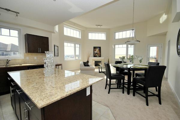 Gorgeous Penthouse Californian Parkland S W &amp; N exposures 12' ceiling Immed Poss Realtors Welcome
bit.ly/calipark
