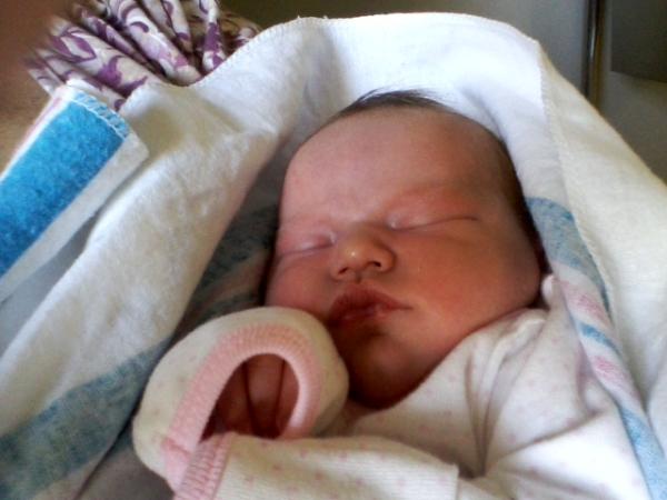 appletinker's tweet image. My granddaughter emma lee renee lynn born may 23,2012 she weight 6'13 17 1/2  inches long