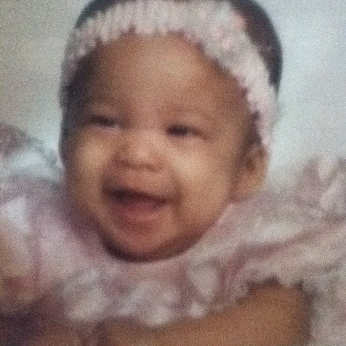 Watch D✨'s leaked NSFW photo on TwXstars